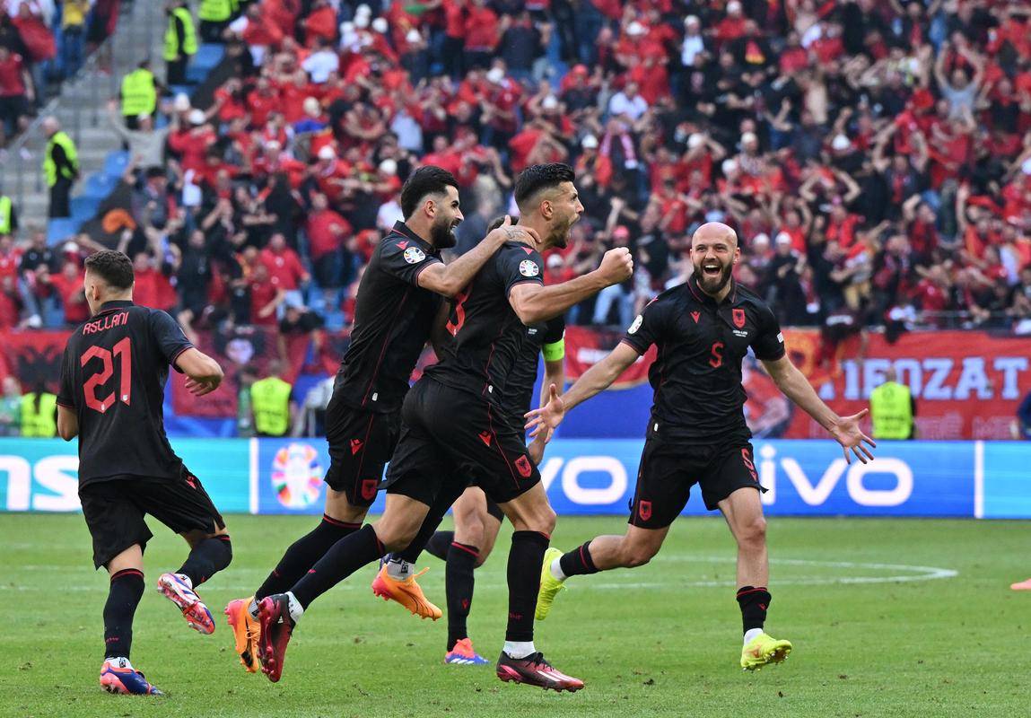 欧国联比赛：丹麦击败捷克晋级半决赛